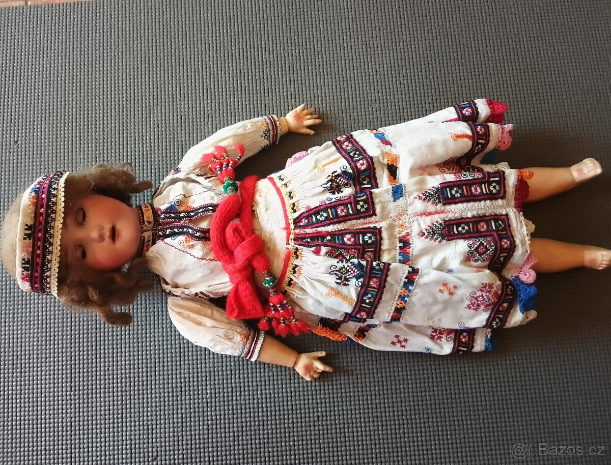 Prodam mrkaci porcelanovou panenku z roku 1909 - 4