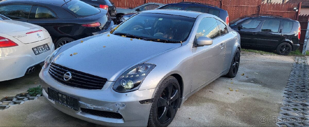 Nissan Skyline 350GT Japan - 4