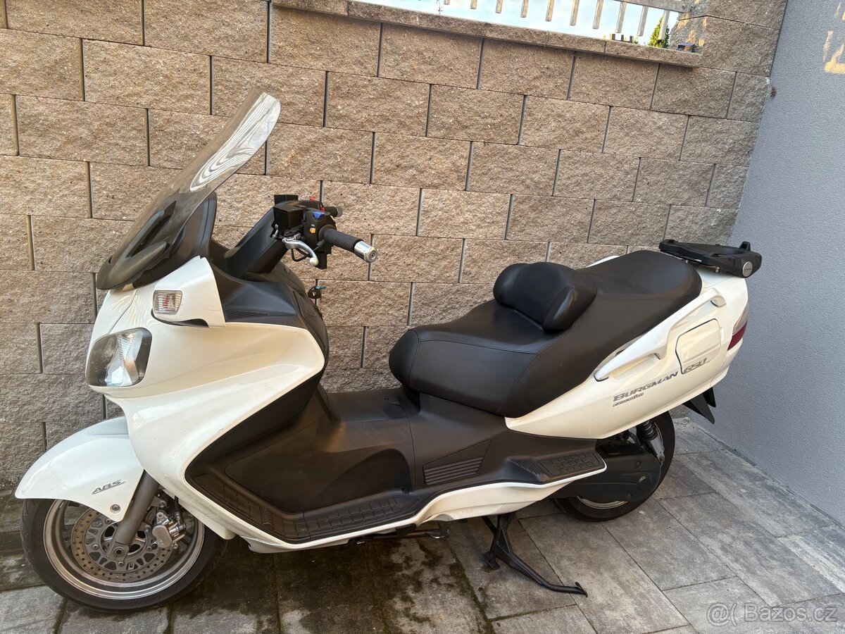 Suzuki Burgman 650 executive 2010 CZ doklady - 4