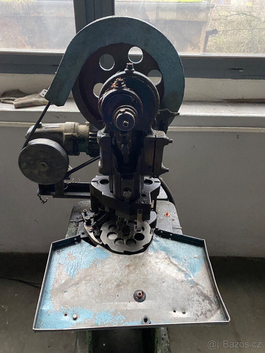 EXCENTRICKÝ LIS - FUNKČNÍ - 4