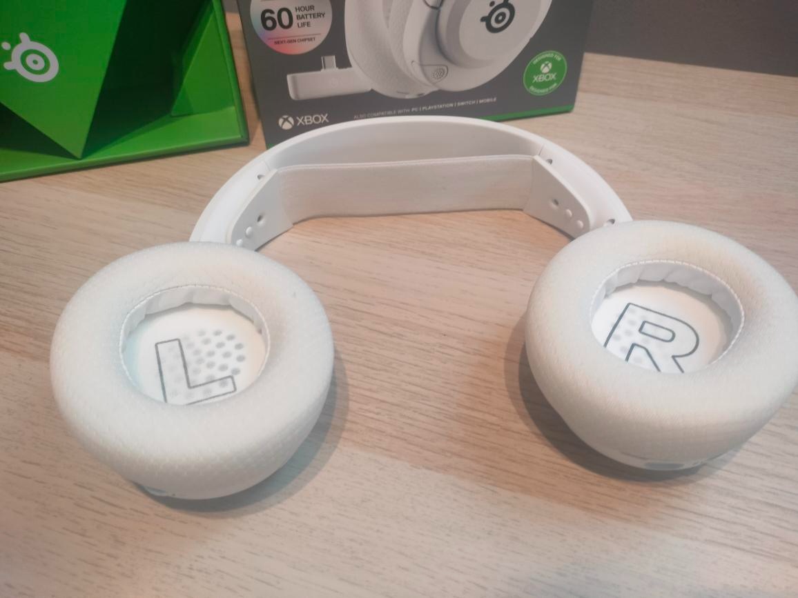 🎧 Bezdrátová hernà sluchátka SteelSeries Arctis Nova 5x - 4