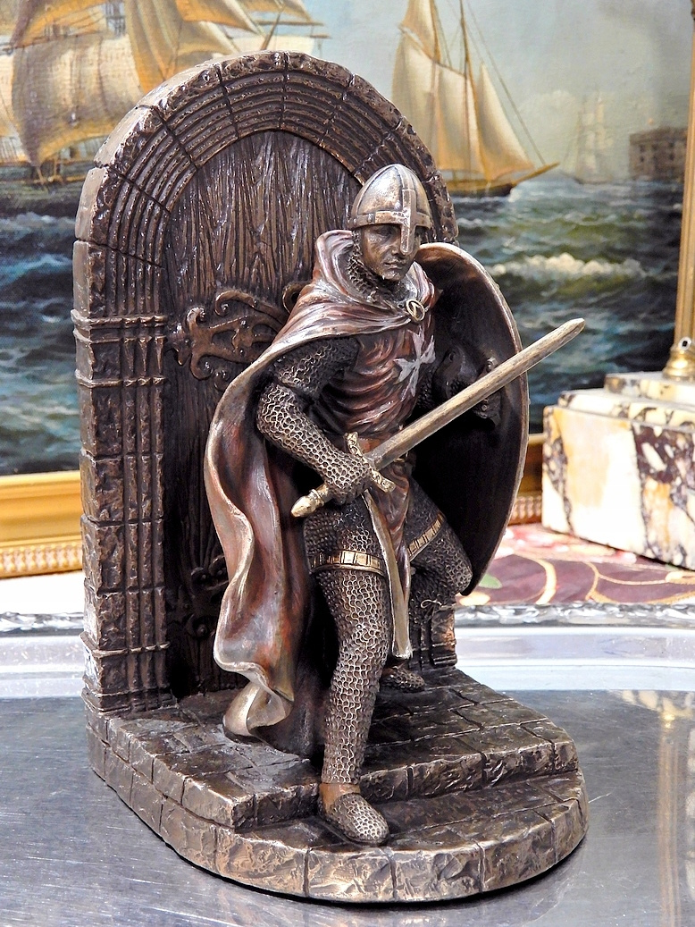 TEMPLÁŘ - figurka výška 19,5 cm ručně malovaná - 4