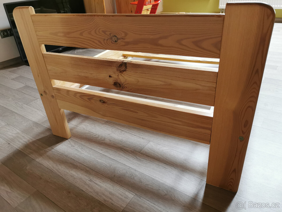 Masivní dřevěná dětská postel 90x200 cm - 4