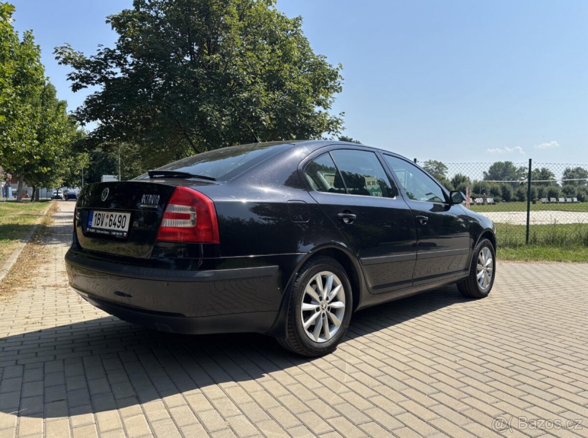 ŠKODA OCTAVIA 1.6 85 KW FSI - BENZÍN - 4