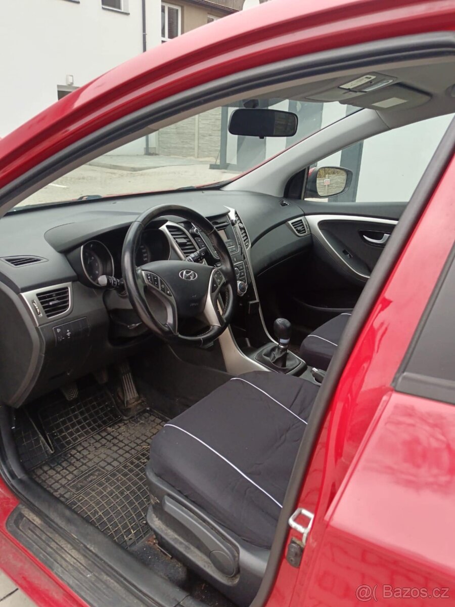 Hyundai i30 1.6 Hatchback (2012) – Po velkém servisu - 4