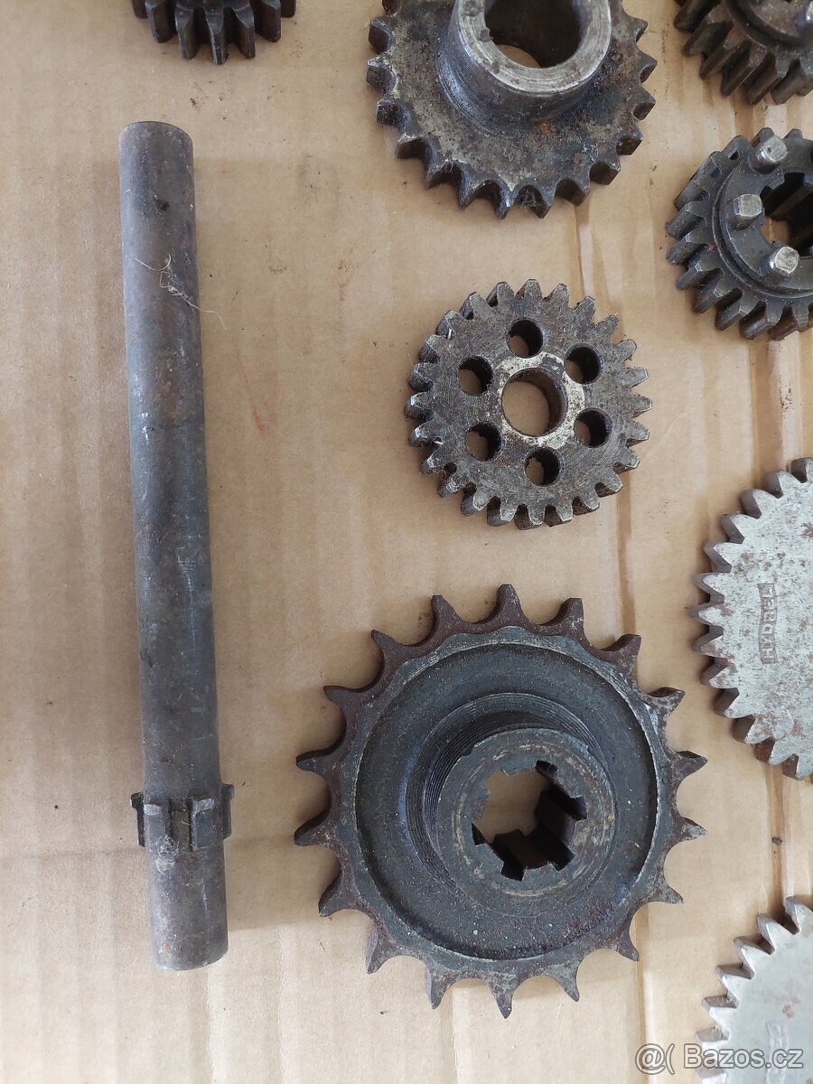 Jawa 50 pionyr, kyvacka - prevodova kolecka - 4