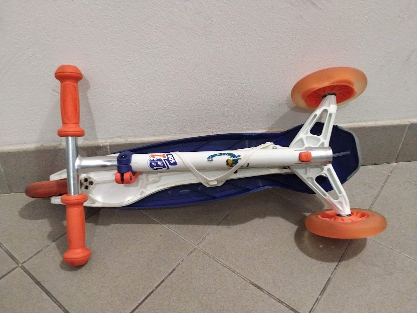 Dětská tříkolá koloběžka - 4