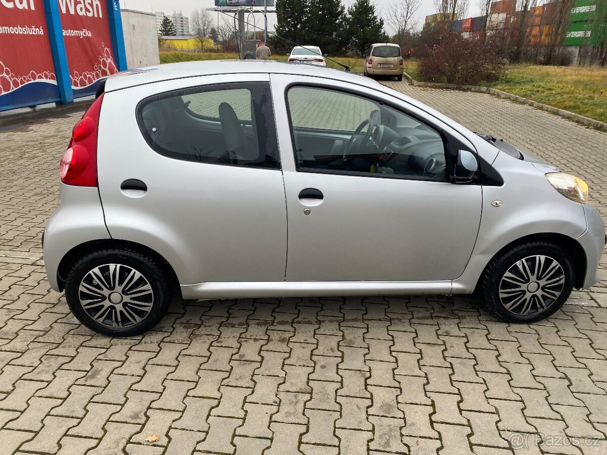 Peugeot 107 1.0i - 4
