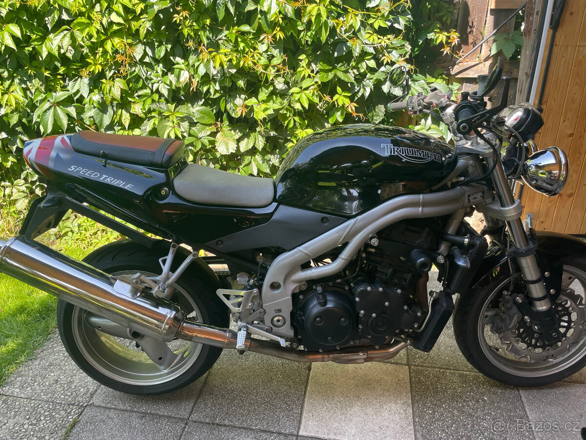 Prodám Triumph Speed triple 955i - 4