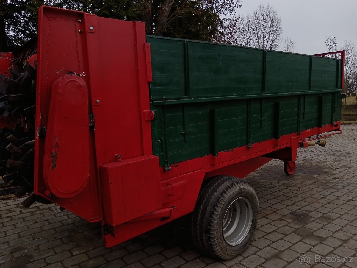 Rozmetadlo hnoje 6,5t - 4