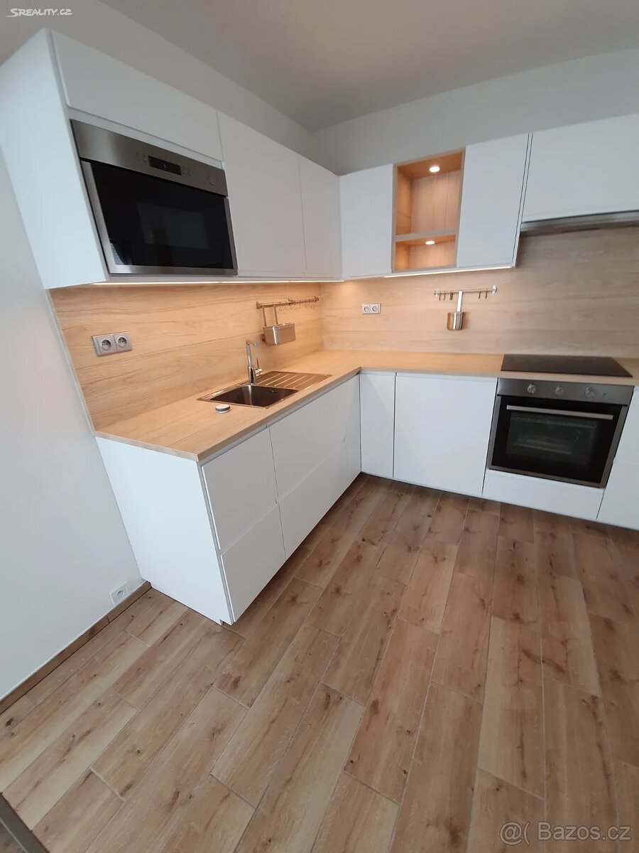 Pronájem bytu 3+1 90 m² - 4