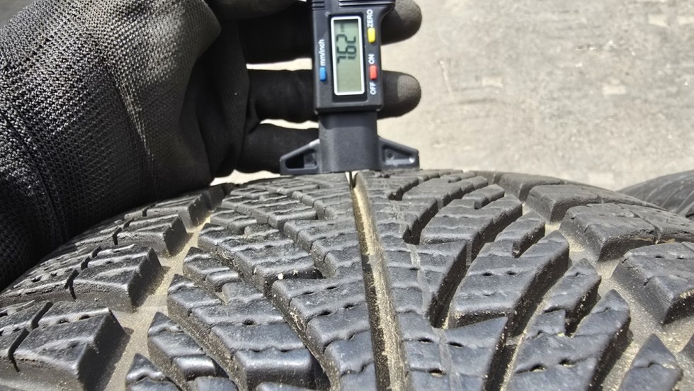 Zimní pneu 225/40/18 Good Year - 4