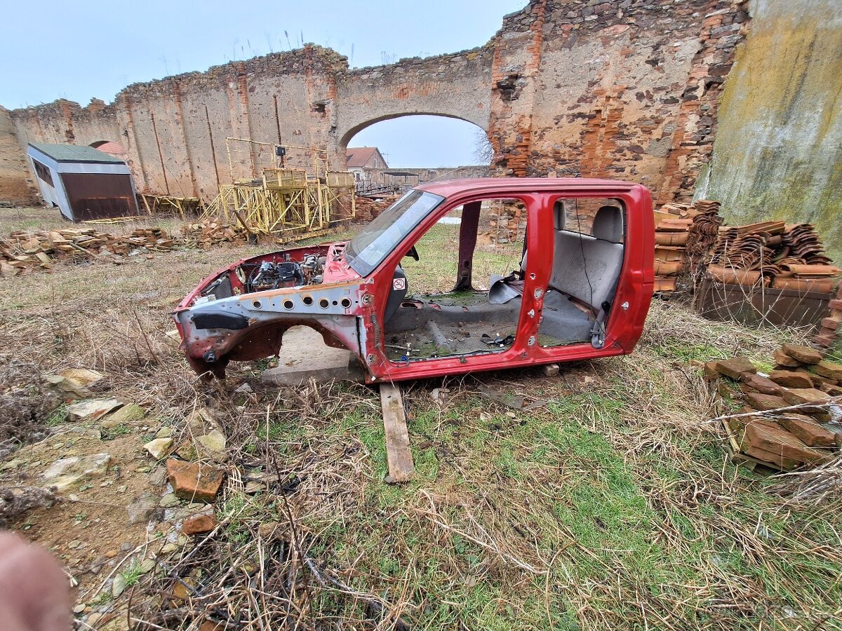 Kabina Mazda B2500 - 4