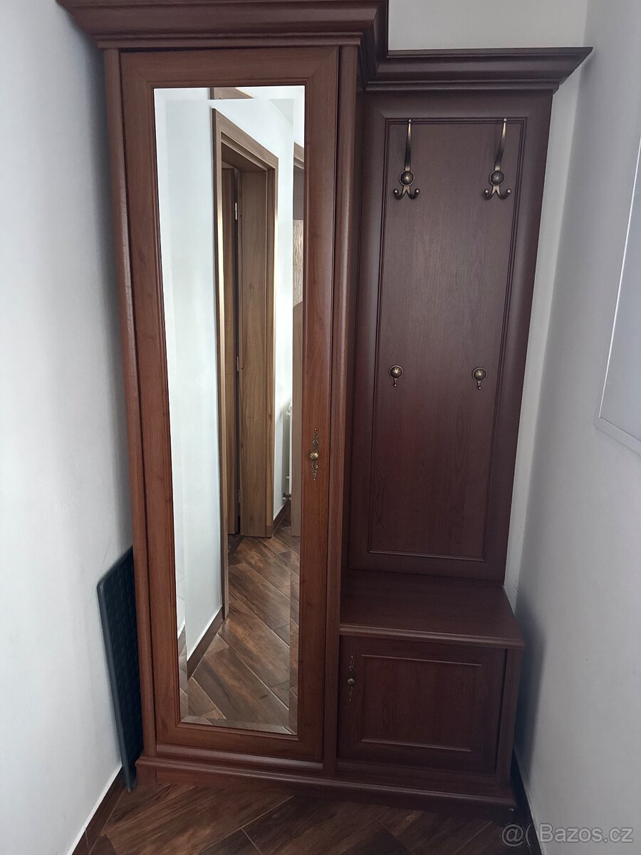 Předsíňová stěna - 4