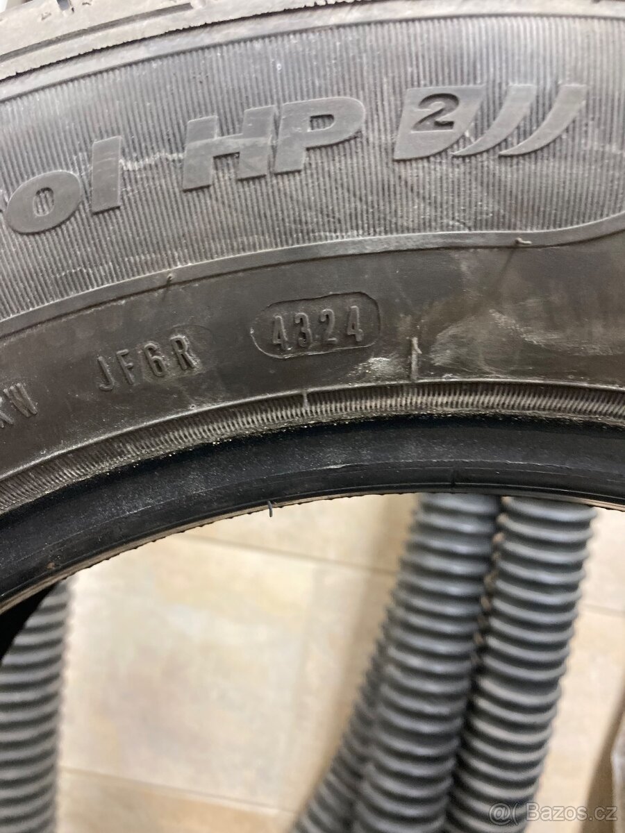 205/60R16 - 4