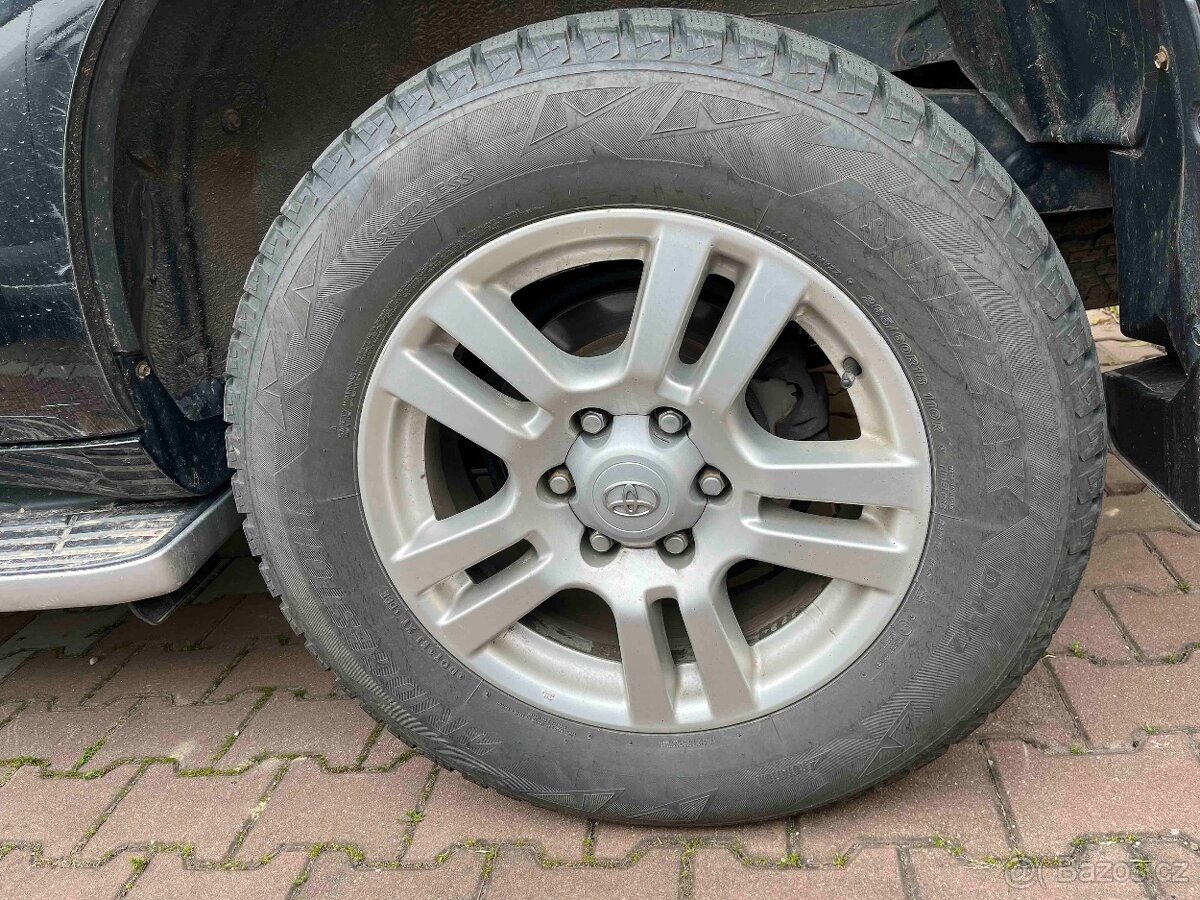 Originalni alu kola Toyota Land Cruiser / Hilux a zimni pneu