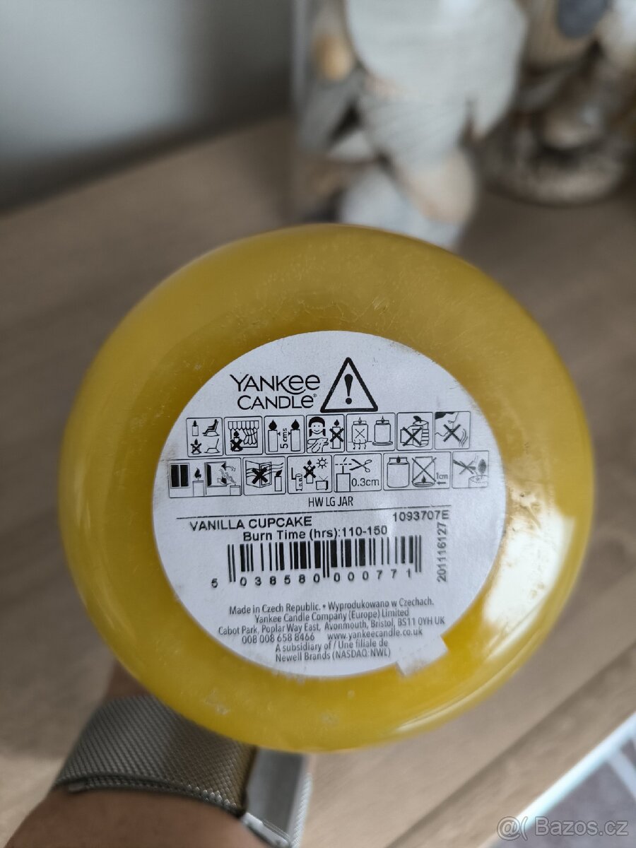 Svíčka Yankee Candle vanilla cupcake - 4