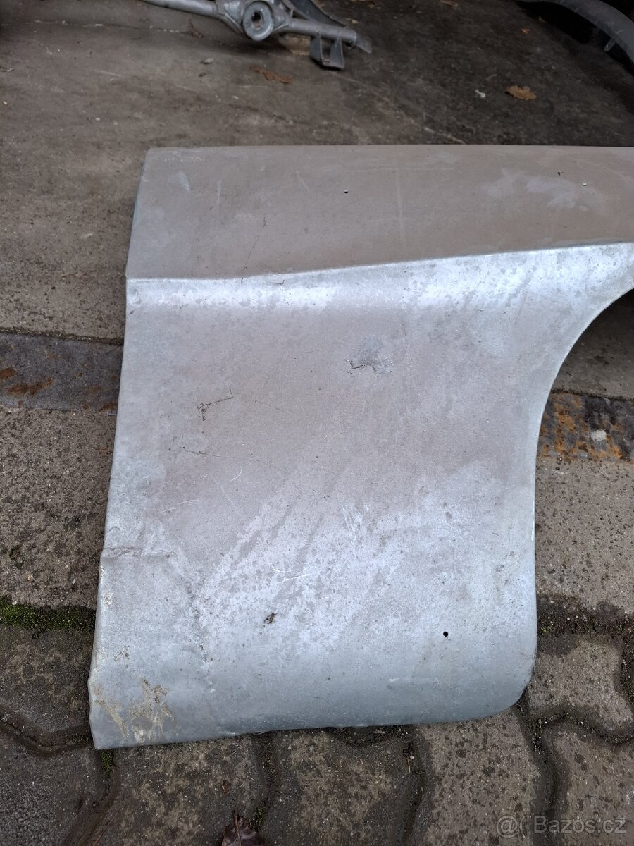 Pravý přední blatník Škoda Felicia Octavia Spartak - 4