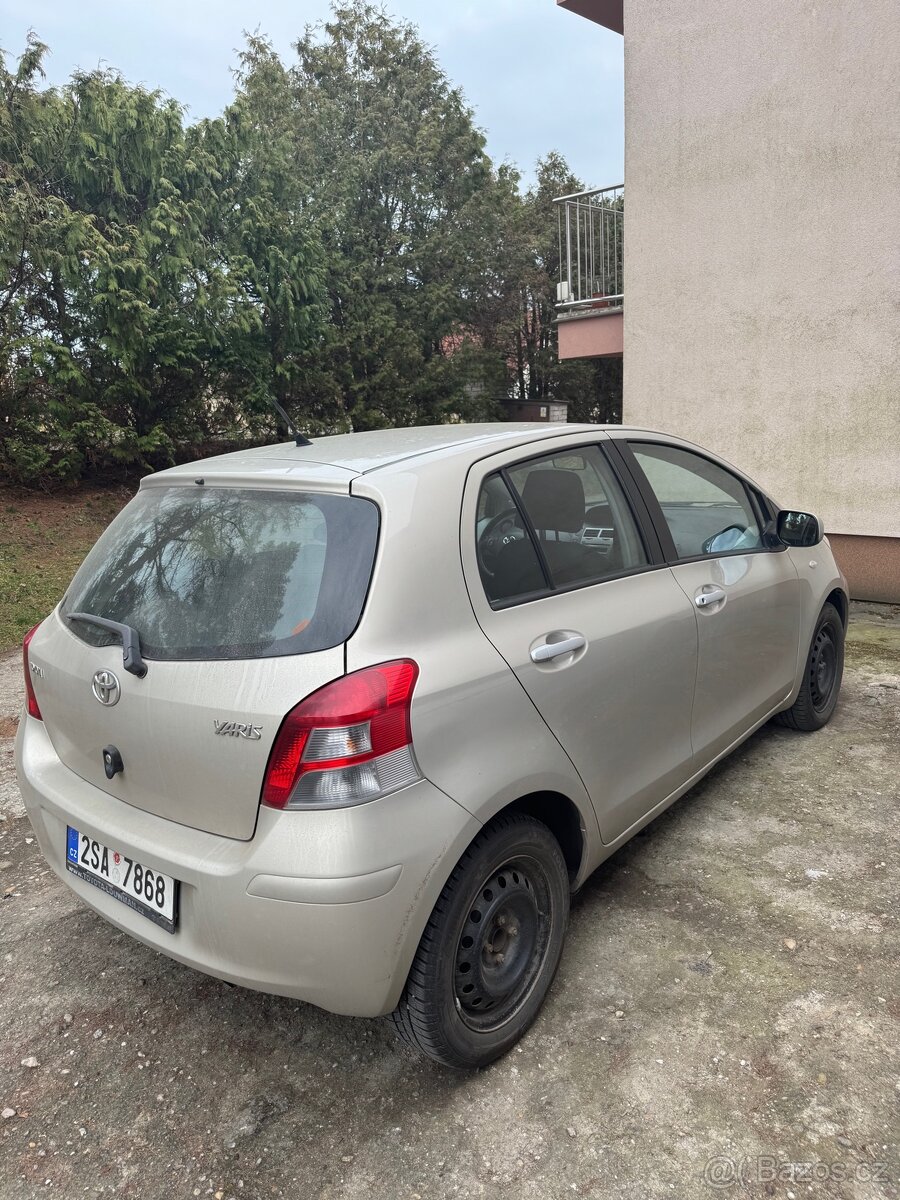 Toyota Yaris - 4
