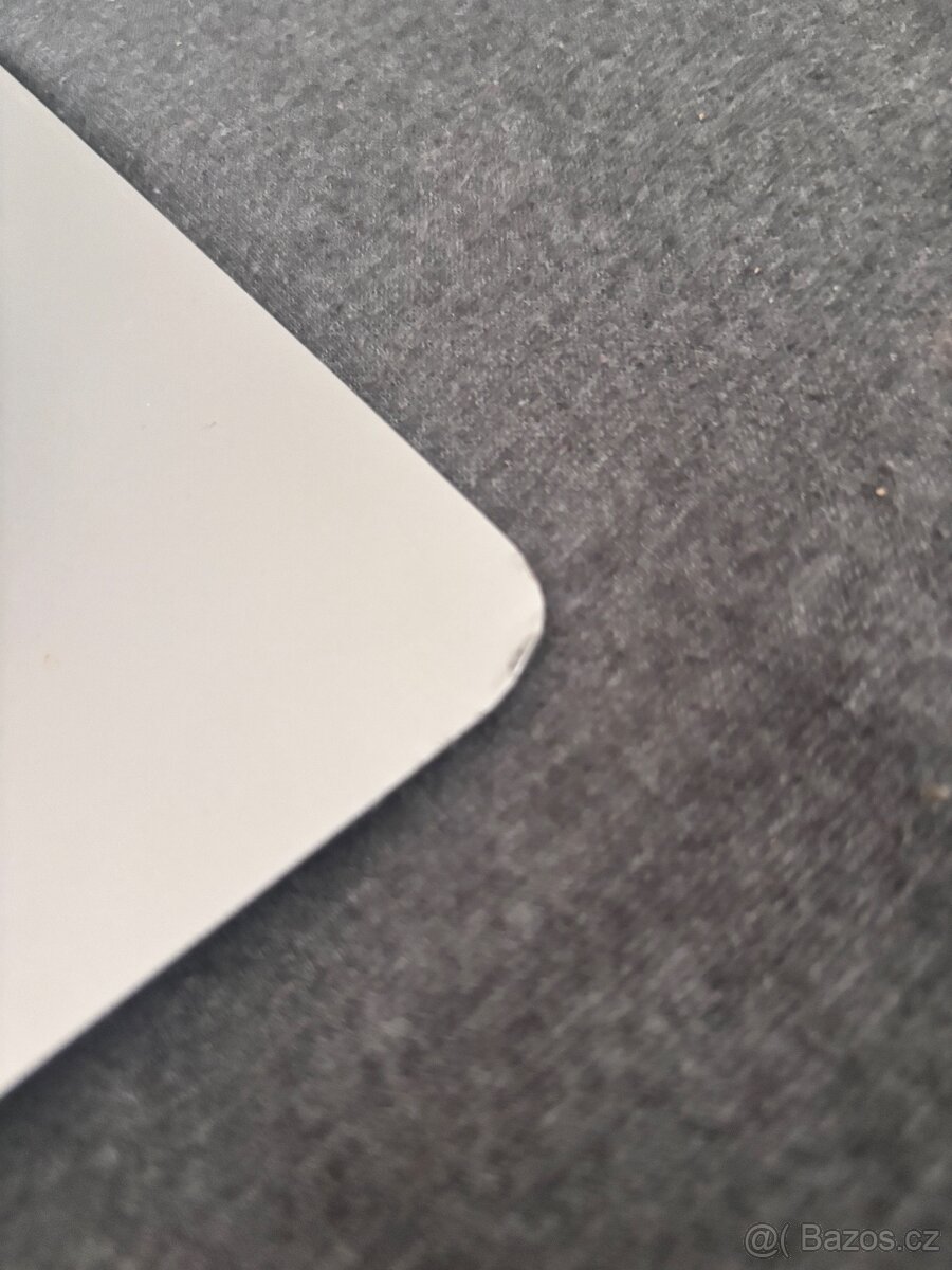 Apple Macbook Air 13 (early 2014) - 4