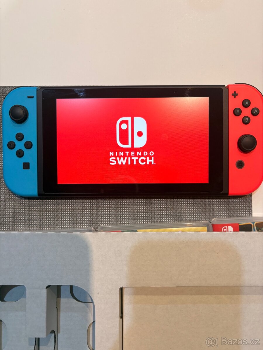 Nintendo Switch + 3 hry - 4
