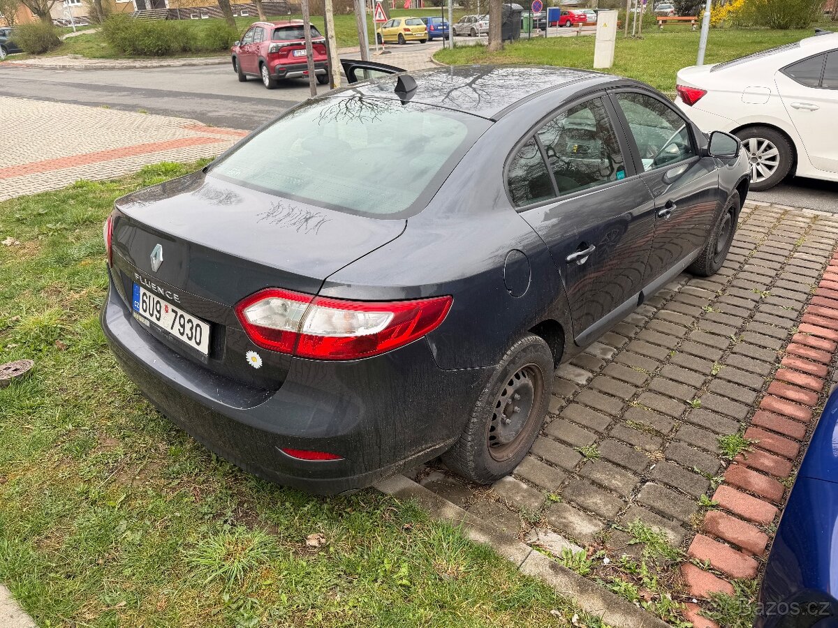 Renault Fluence 1.6i - 4