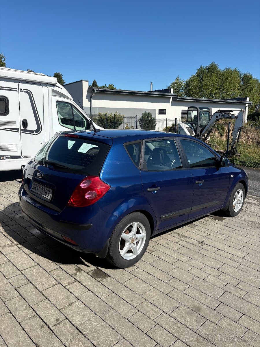 Kia Ceed 1.4 benzín - 4