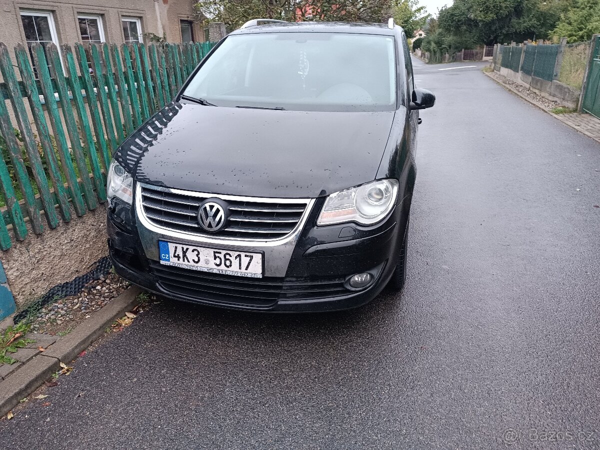 Volkswagen Touran - 4