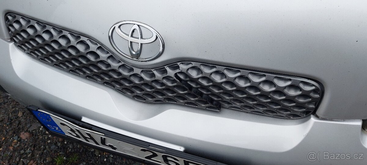 Toyota Yaris 1.3 r.v.2004 - 4