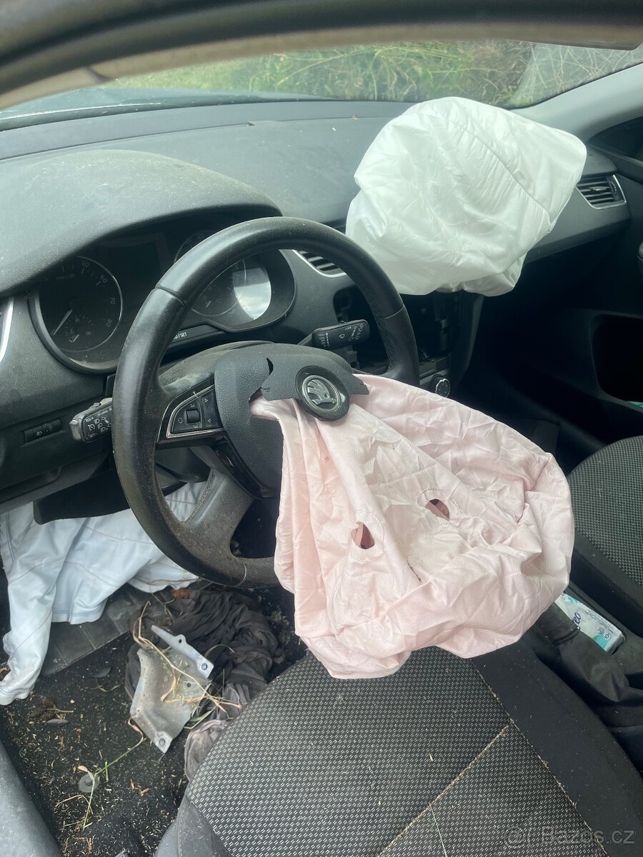 Octavia 3 III Combi díly karoserie, sedačky zadní světlo - 4