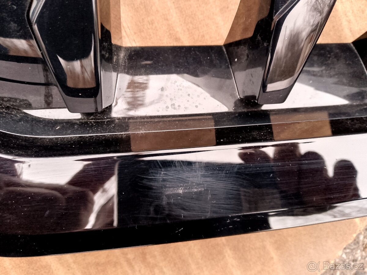 BMW X1 U11 přední maska černá: 185178-11 - 4