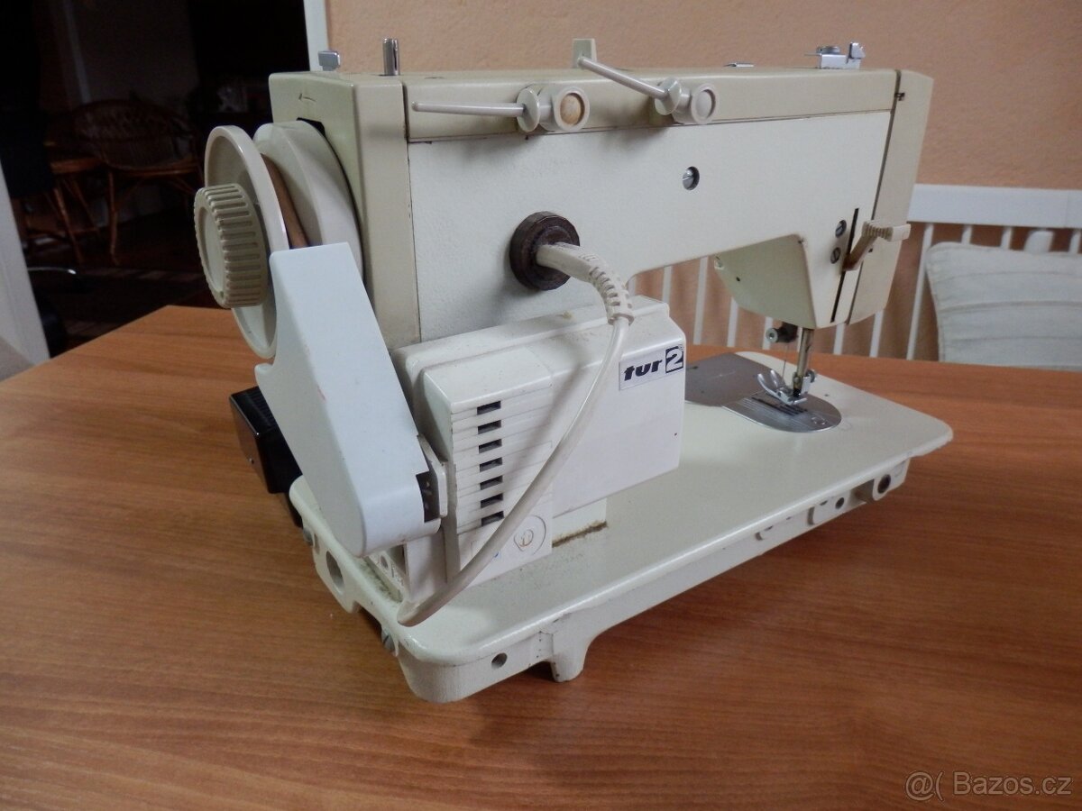 PRODÁM ŠICÍ STROJ VERITAS RUBINA - 4