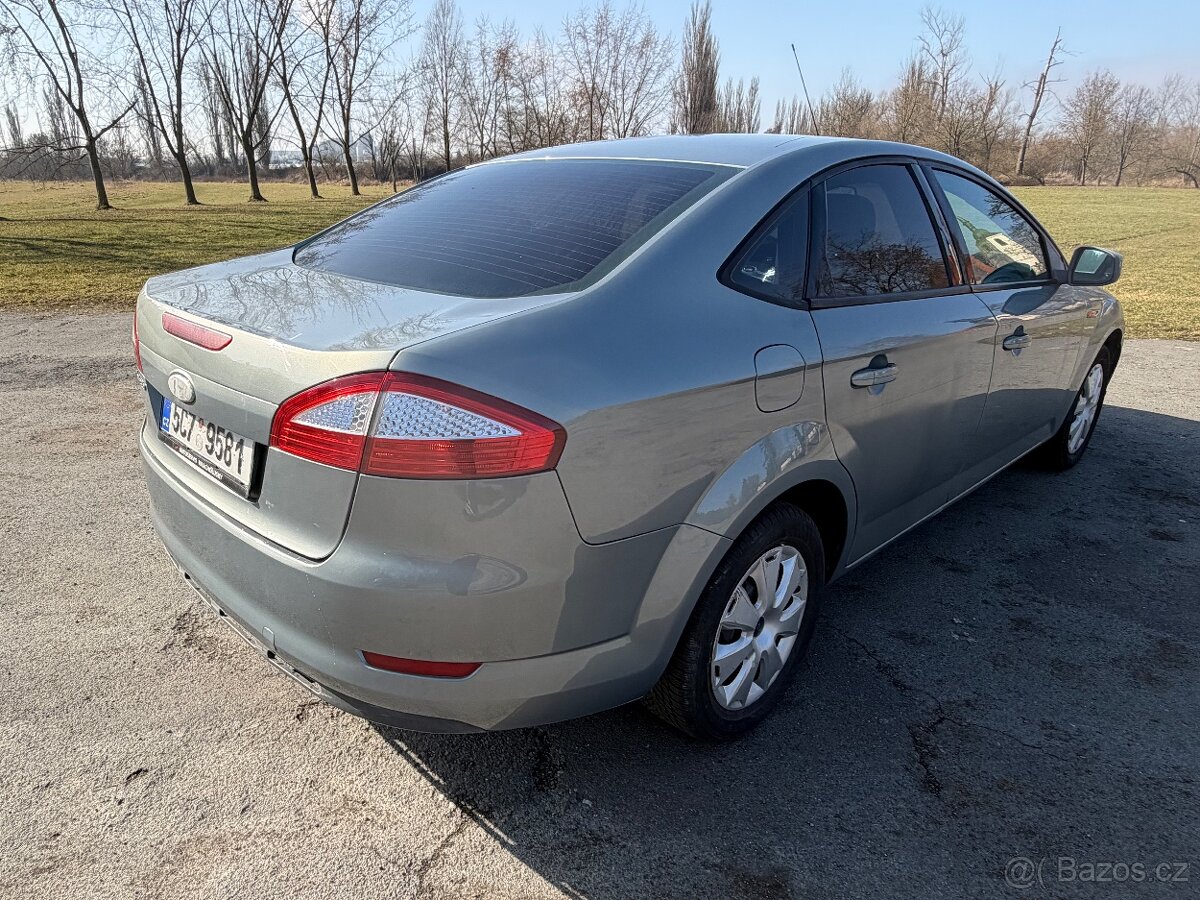 Ford Mondeo 2.0i - 4