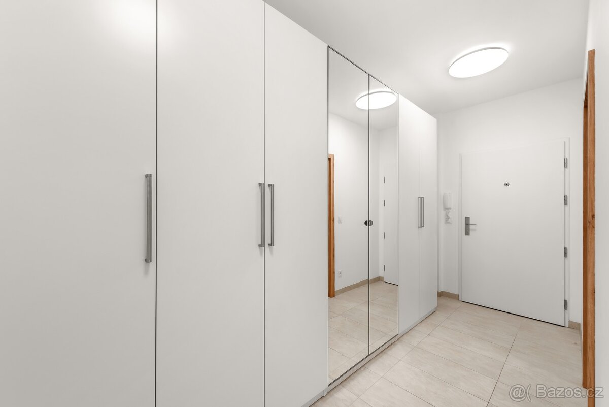 2+kk Praha 3 + parking - 4