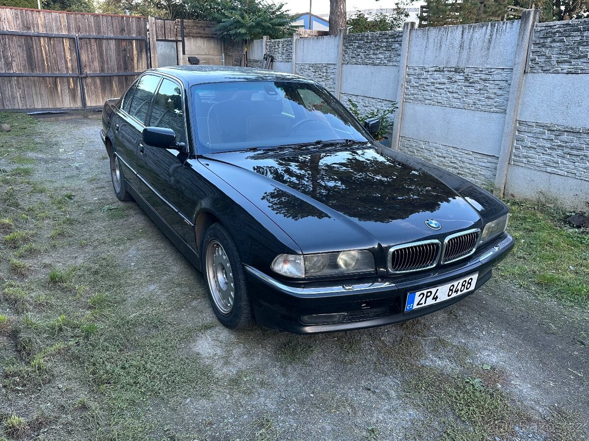 BMW e38 735i V8 manuál - 4