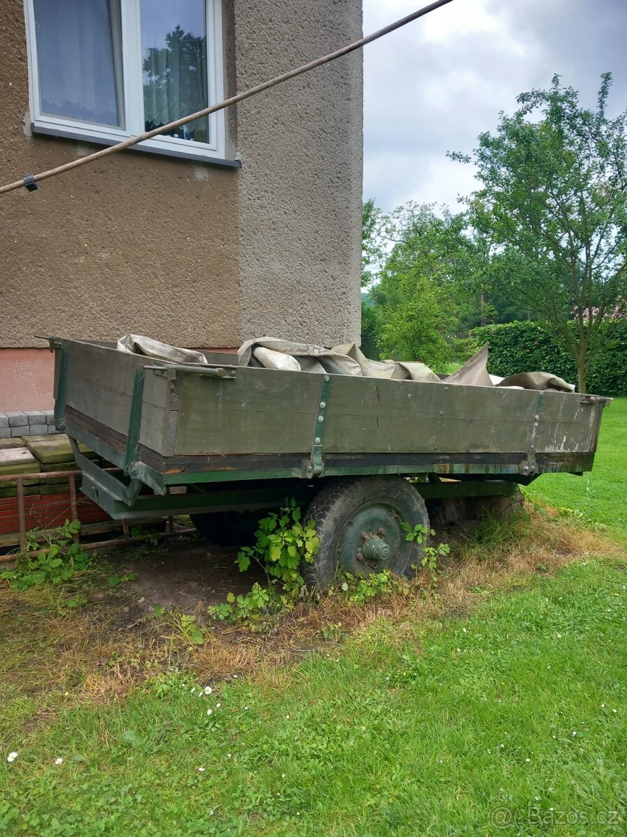 Malotraktor s vlečkou - 4