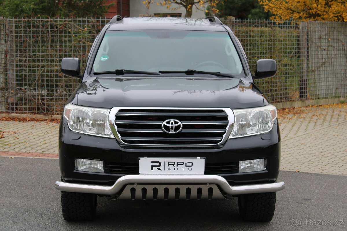 Toyota Land Cruiser 200 4.5 D4-D Luxury / 210 kW / Tažné