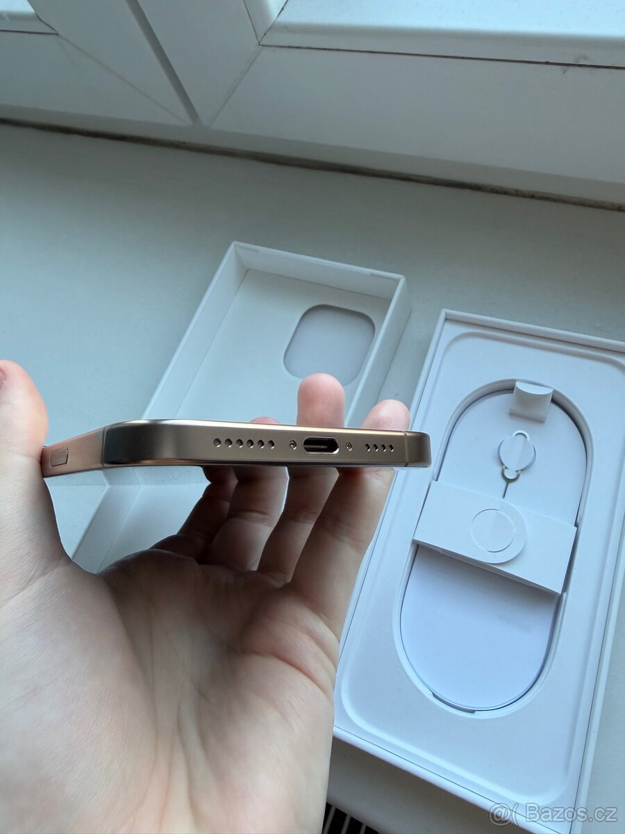 Apple iPhone 16 Pro Max - 4