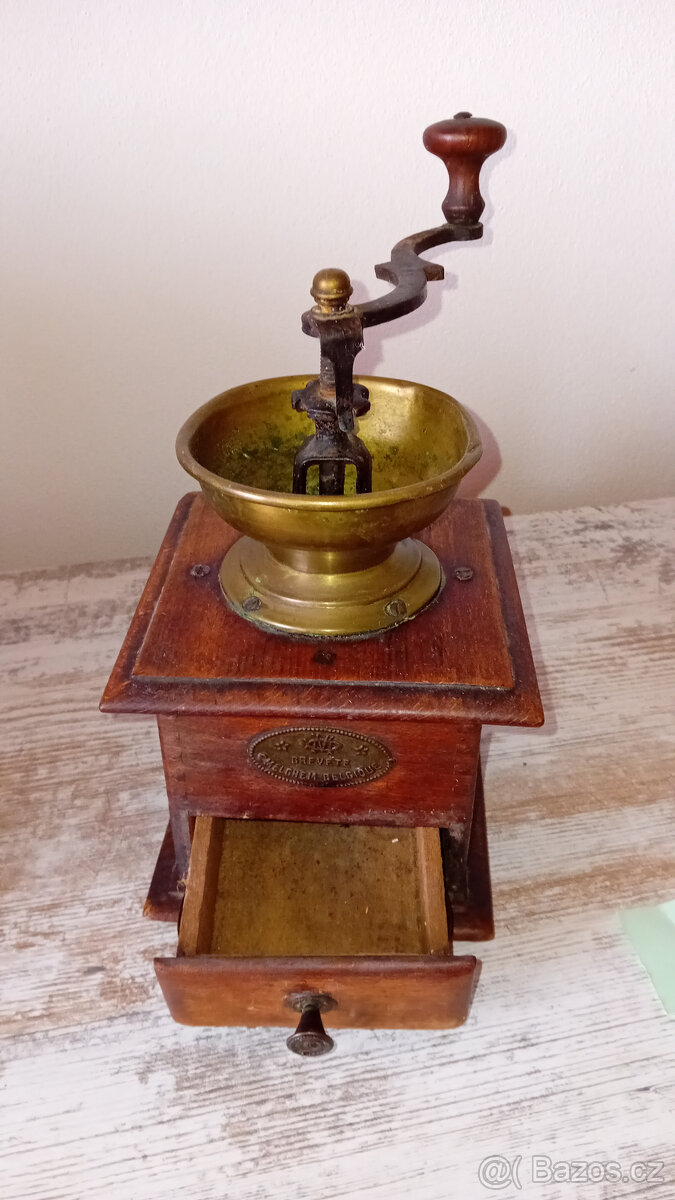 Prodám - starý mlýnek na kávu 2 - 4