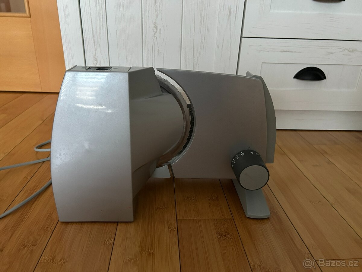 Elektrický kráječ potravin Graef - plně funkční - 4