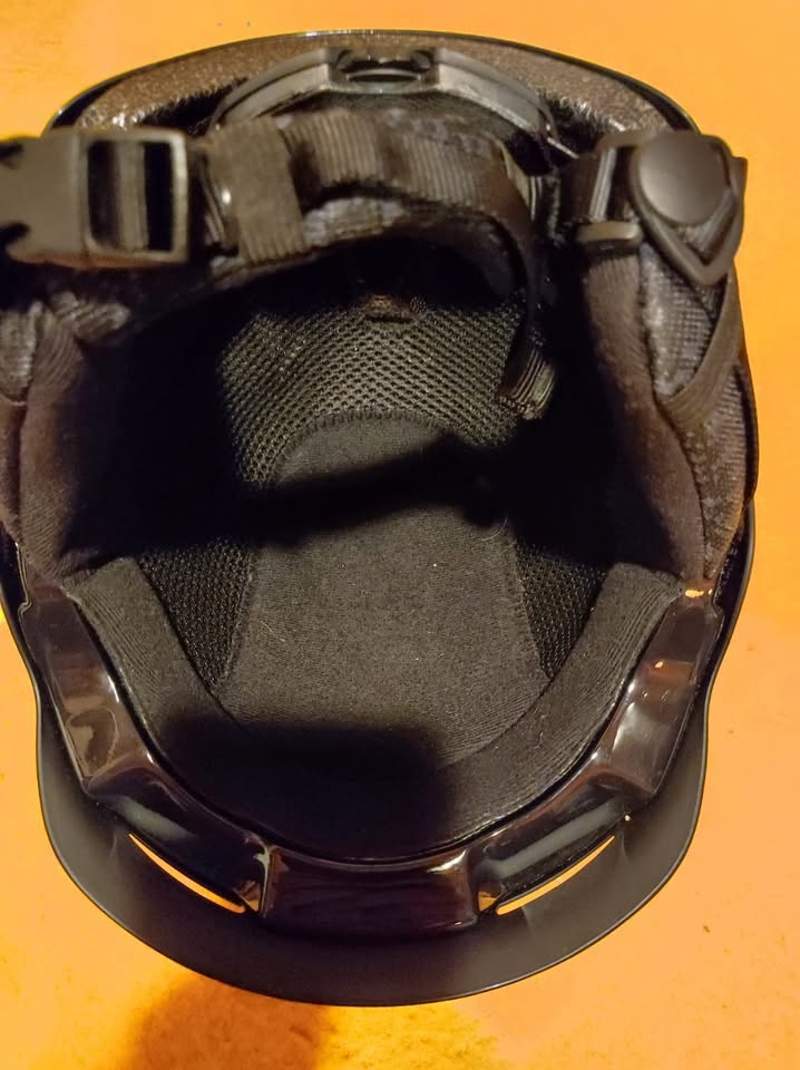 lyžařská helma ATOMIC 59-62 jako nová - 4
