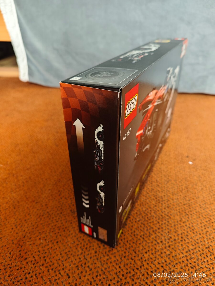 LEGO 42137 Formula E Porsche 99X Electric - 4