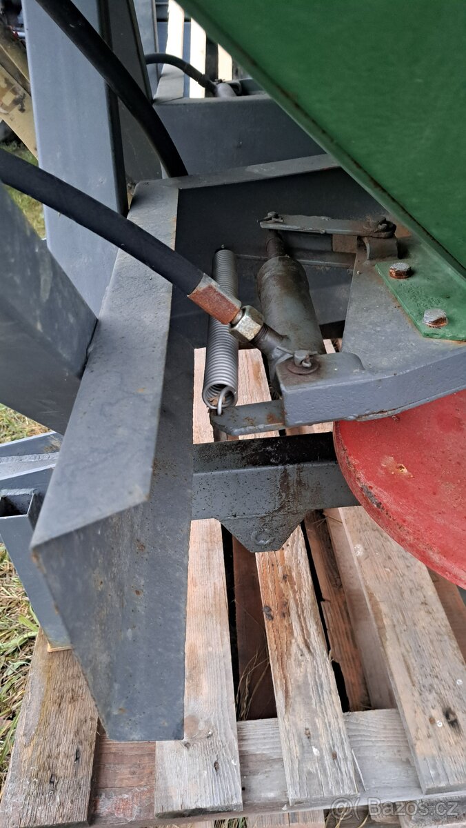 Rozmetadlo průmyslových hnojiv - 4