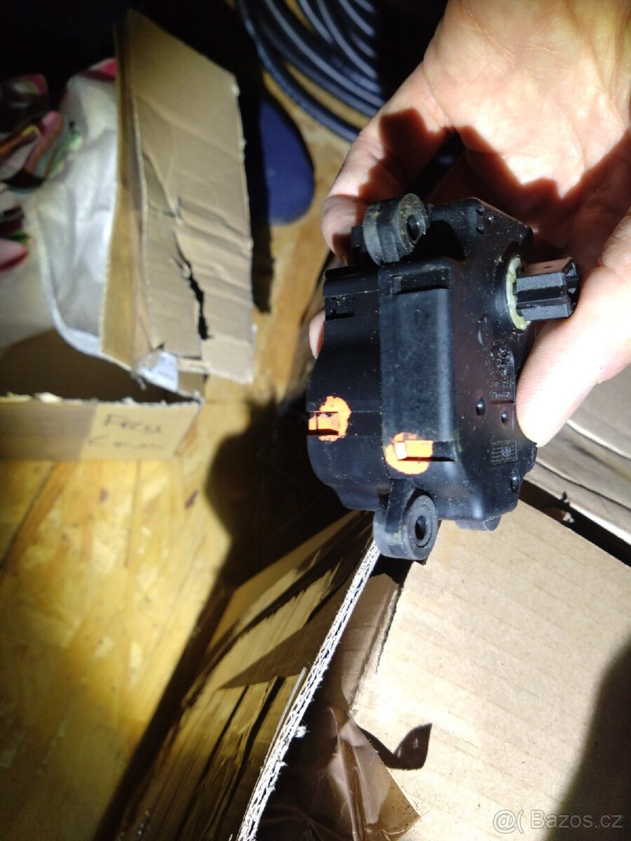 Krokový pohon klapky klimatizace/topení - 4