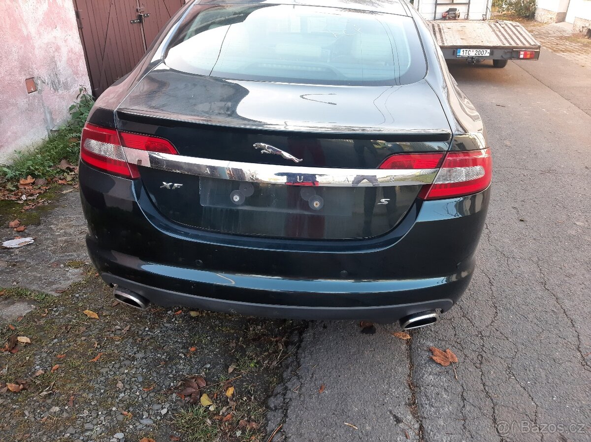 Jaguar XF-3,0D - 4