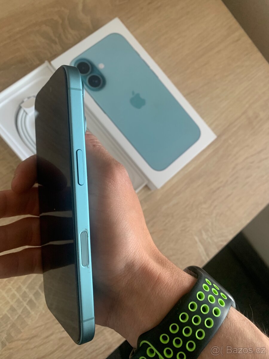 IPhone 16 zelený - 4