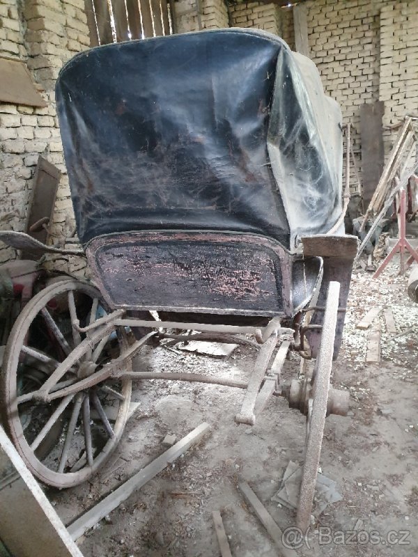 3 kočáry bryčky pro koně + postroje+lampy - 4