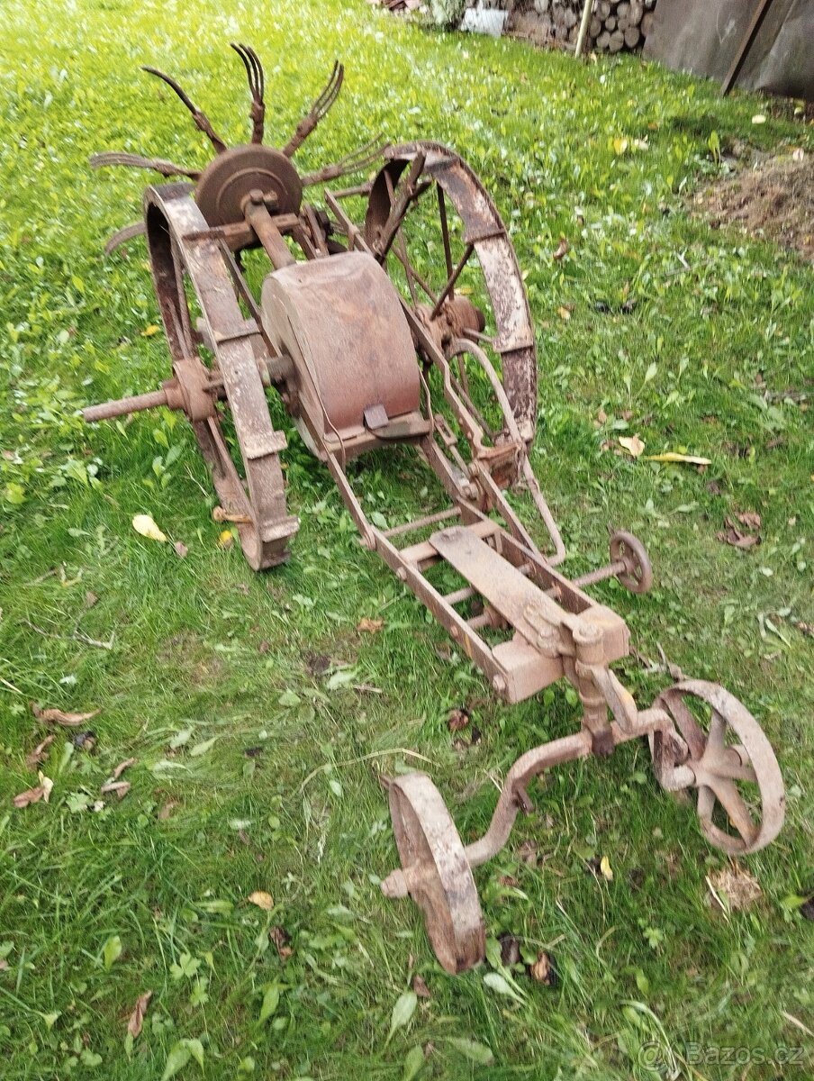 Starý vyorávač brambor /čert/ - 4