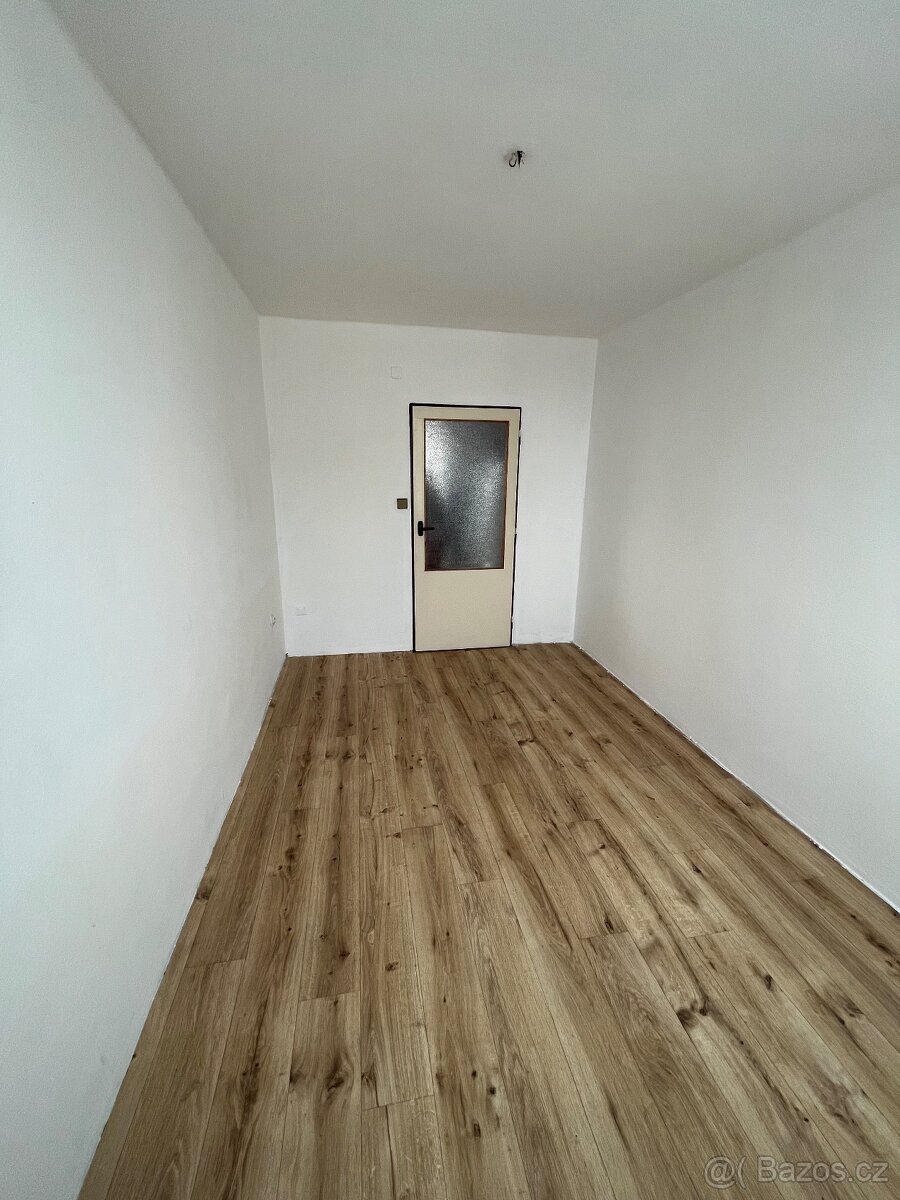 Pronájem 3+1, 80m2, 11 patro, Slezske - 4