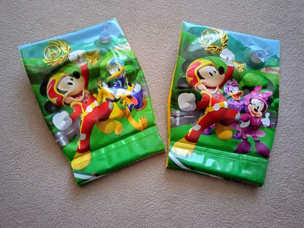 Dětské sluneční brýle a nafukovací rukávky na plavani - 4